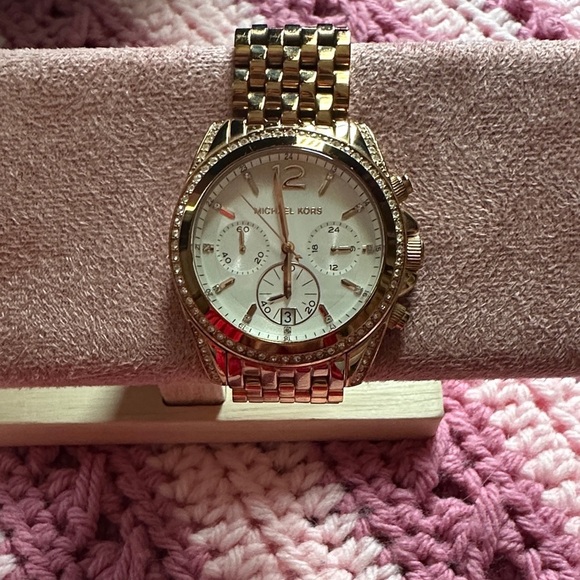 Michael Kors Gold Chronograph Watch - Picture 1 of 4